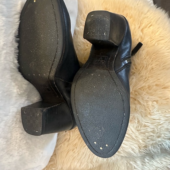 FRYE Patty Artisan Leather Black Ankle Booties Size 7 - Picture 9 of 12